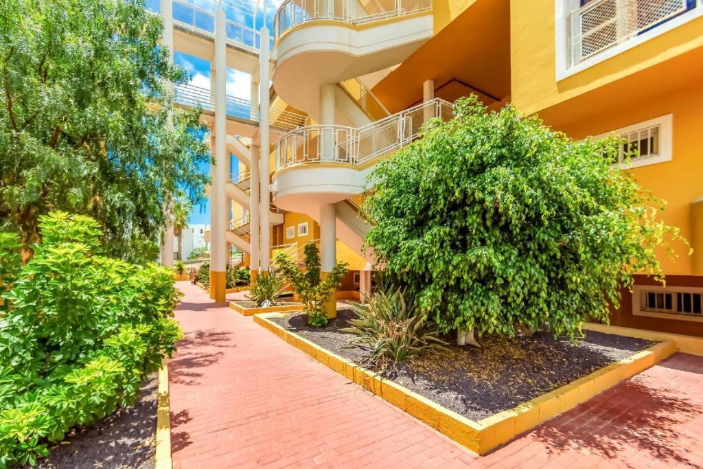 Apartment In The Orlando Complex 阿德耶 外观 照片
