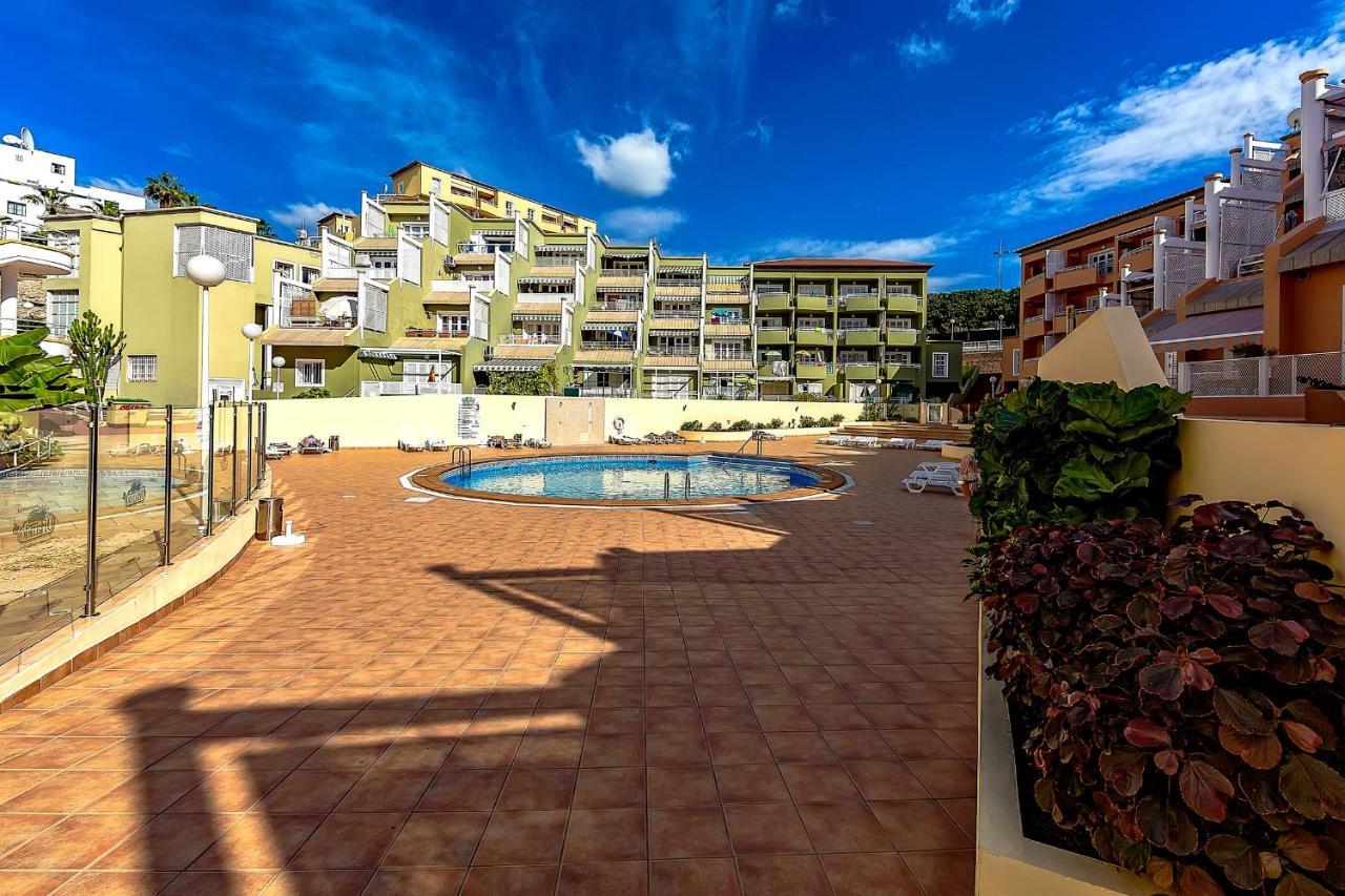 Apartment In The Orlando Complex 阿德耶 外观 照片