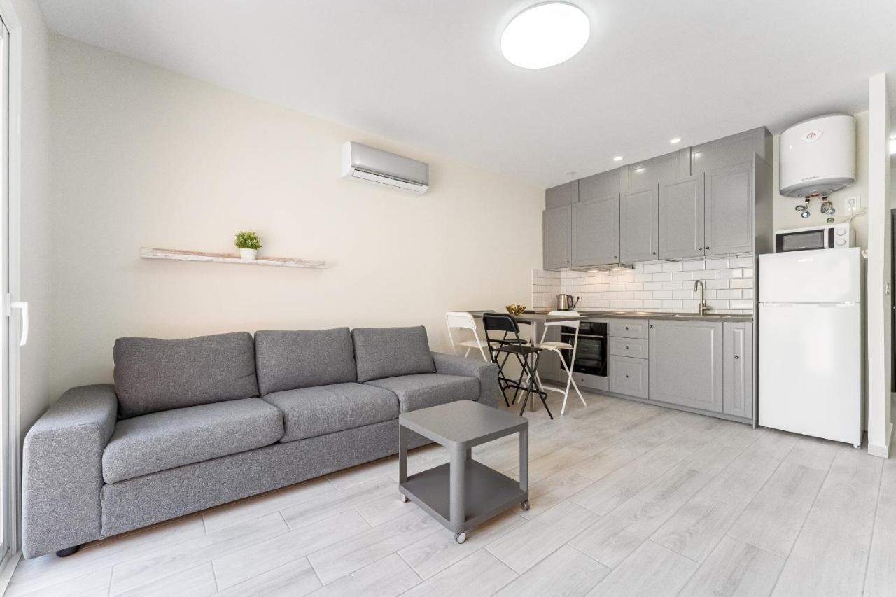 Apartment In The Orlando Complex 阿德耶 外观 照片