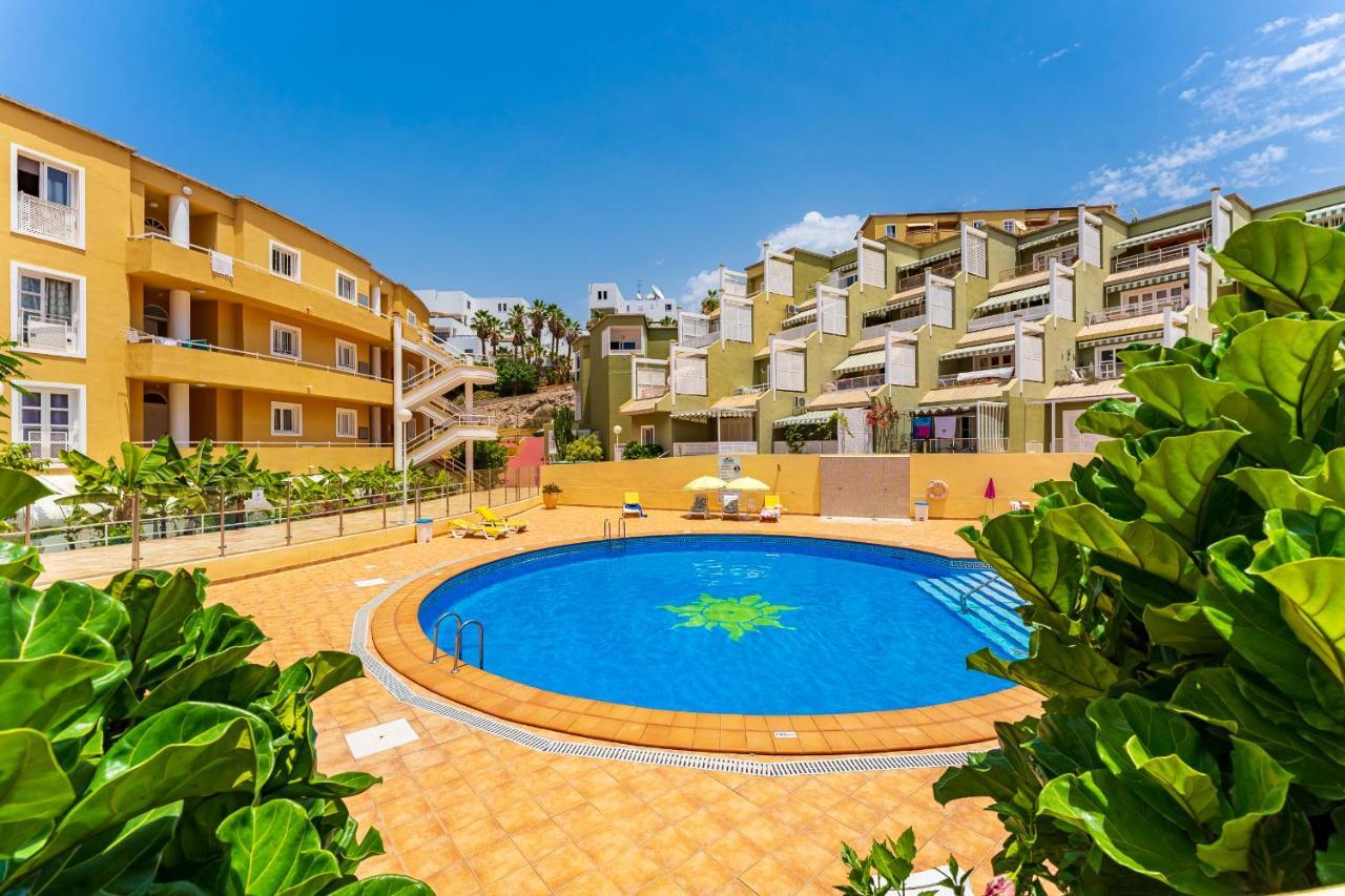 Apartment In The Orlando Complex 阿德耶 外观 照片