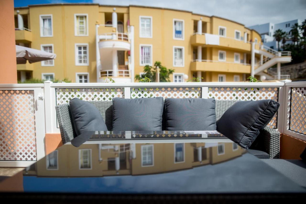 Apartment In The Orlando Complex 阿德耶 外观 照片