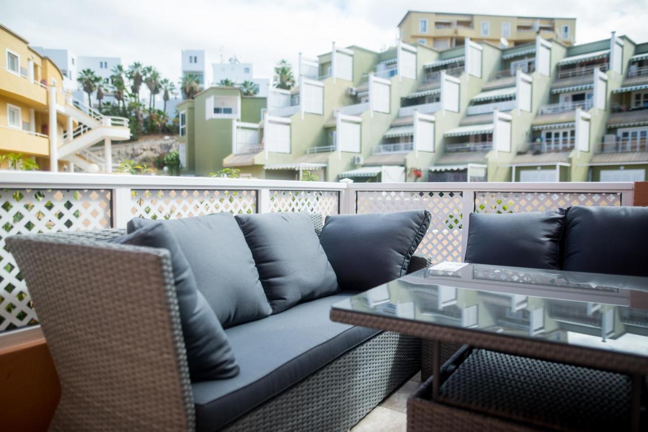 Apartment In The Orlando Complex 阿德耶 外观 照片