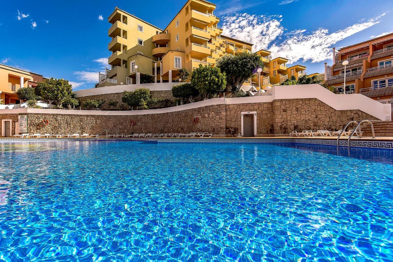 Apartment In The Orlando Complex 阿德耶 外观 照片