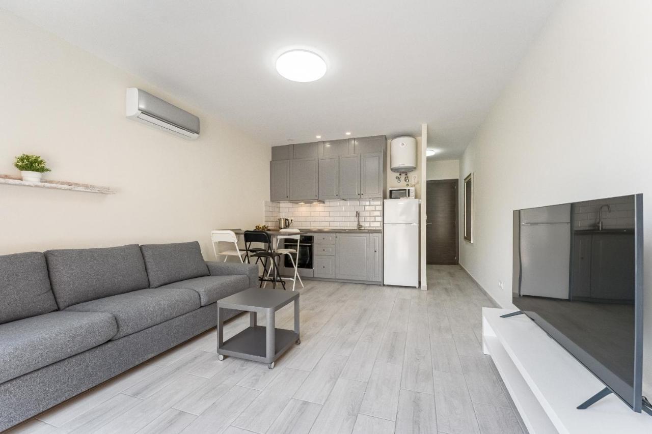 Apartment In The Orlando Complex 阿德耶 外观 照片